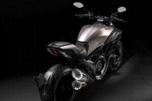 2015 Ducati Diavel Titanium4756113989